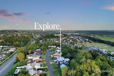 7a Kinnon St, Glenella, QLD 4740