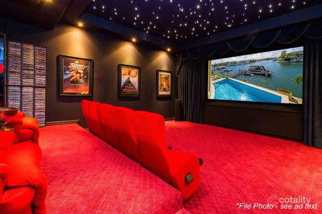 Property photo of 18 Brittanic Crescent Paradise Point QLD 4216