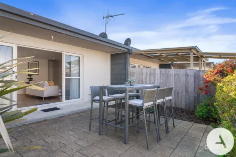 Property photo of 206 Anthony Rolfe Avenue Gungahlin ACT 2912