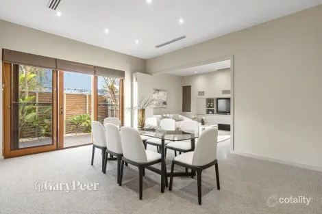 Property photo of 30 Langdon Road Caulfield North VIC 3161