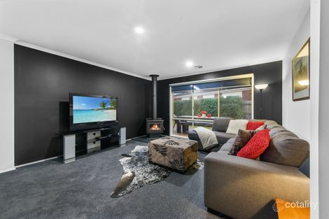 Property photo of 3 View Court Hillside VIC 3037