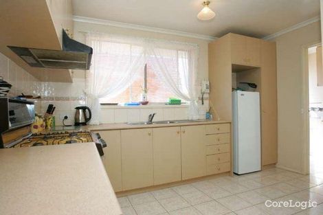 Property photo of 33 Dunfield Drive Gladstone Park VIC 3043