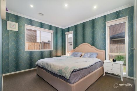 Property photo of 8 Flagstaff Crescent Point Cook VIC 3030