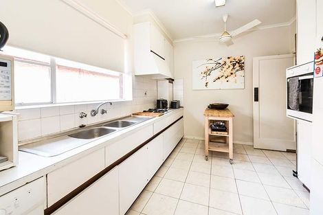 Property photo of 10 Stradbroke Avenue Brighton East VIC 3187