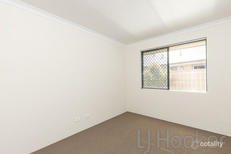 Property photo of 11 Rochdale Circle Meadow Springs WA 6210