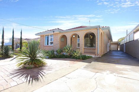 Property photo of 52 Fifth Avenue Beaconsfield WA 6162