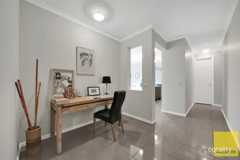 Property photo of 20 Andross Circuit Tarneit VIC 3029