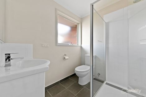 Property photo of 30 Maltravers Crescent Cranbourne North VIC 3977