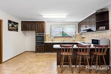 Property photo of 3 Lindsay Close Mill Park VIC 3082