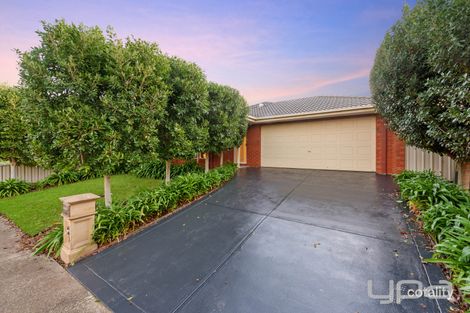 Property photo of 7 Claretown Avenue Caroline Springs VIC 3023