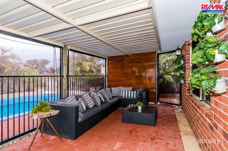 Property photo of 4 Denfield Rise Carramar WA 6031