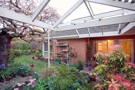 Property photo of 16 Gifford Road Doncaster VIC 3108