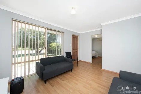 Property photo of 4 Penang Loop Warnbro WA 6169