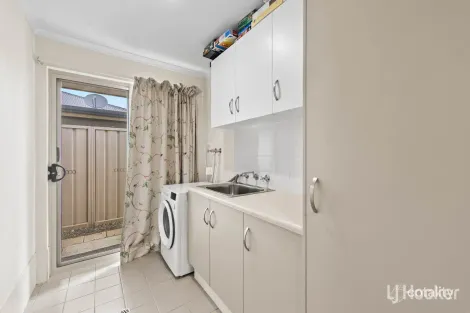 Property photo of 3 Alexios Court Munno Para West SA 5115