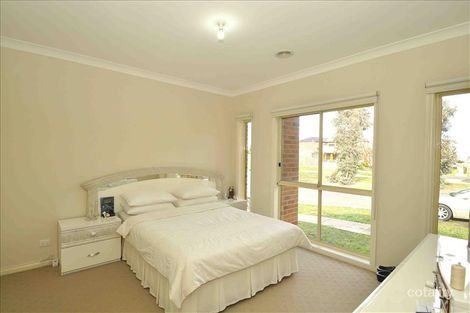 Property photo of 13 Flowerdale Crescent Roxburgh Park VIC 3064