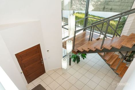 Property photo of 8054 Riverside Drive Hope Island QLD 4212