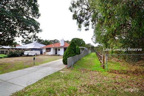 Property photo of 28 Finnerty Street Karrinyup WA 6018