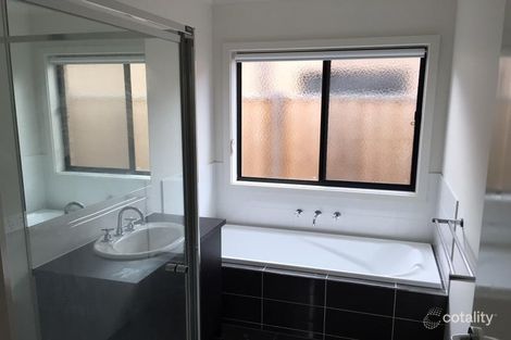 Property photo of 137 Wurrook Circuit North Geelong VIC 3215
