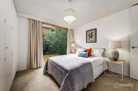 Property photo of 2/37 Aintree Road Glen Iris VIC 3146