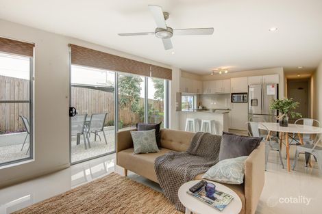 Property photo of 2/42 Latimer Street Holland Park QLD 4121