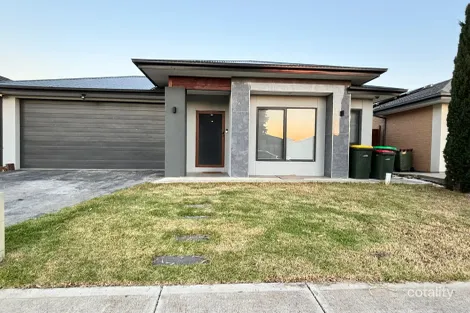 12 Madeira St, Manor Lakes, VIC 3024