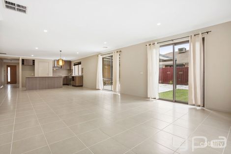 Property photo of 12 Amsterdam Avenue Tarneit VIC 3029