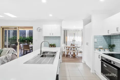 Property photo of 4 Brighton Court Wakerley QLD 4154