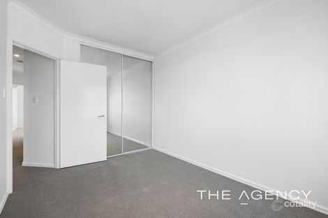 Property photo of 276 Lakeside Drive Joondalup WA 6027