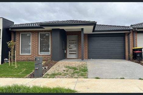 16 Waterbird Cct, Weir Views, VIC 3338