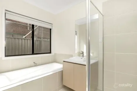 Property photo of 10 Noble Road Rockbank VIC 3335