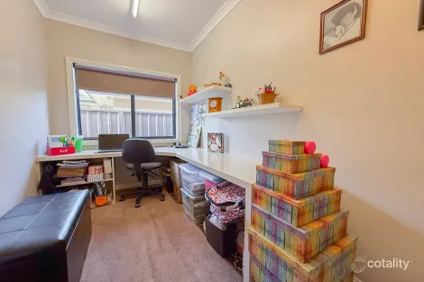 Property photo of 8 Merit Crescent Swan Hill VIC 3585
