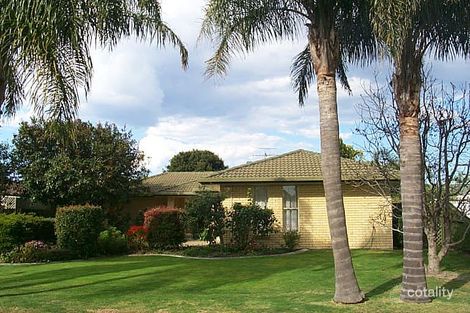 17 Vauxhall St, Minyama, QLD 4575