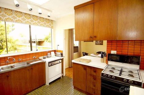 Property photo of 18 Adrian Street Bentleigh East VIC 3165