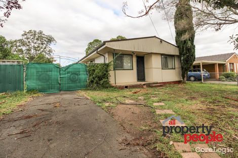 Property photo of 24 Waratah Crescent Macquarie Fields NSW 2564