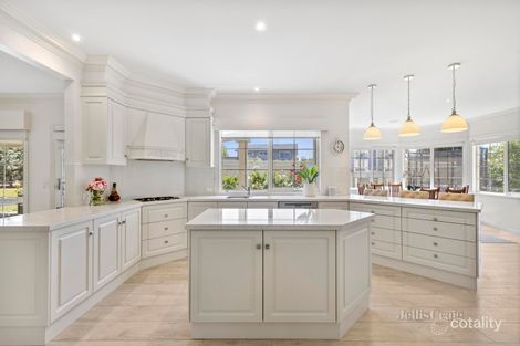 Property photo of 7 Dumfries Court Highton VIC 3216