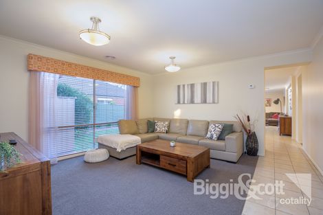 Property photo of 17 St Johns Wood Lake Gardens VIC 3355