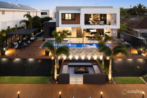20 SUNDOWNER CT, MERMAID WATERS, QLD 4218