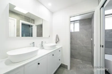 Property photo of 24 Parraweena Place Eglinton NSW 2795