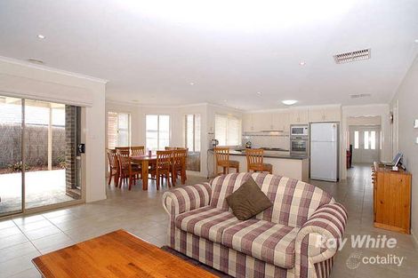 Property photo of 14 Daventry Court Berwick VIC 3806