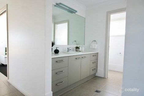 Property photo of 10 Harris Street Bellbird Park QLD 4300