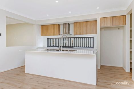 Property photo of 10 Arundel Springs Avenue Arundel QLD 4214