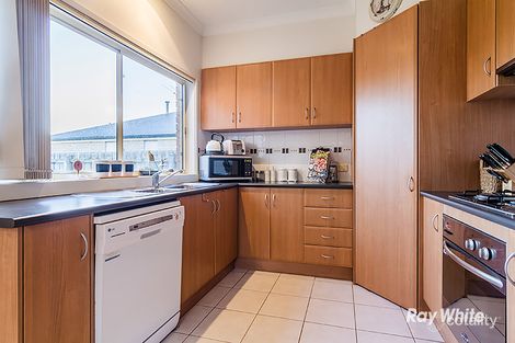 Property photo of 14 Gracehill Mews Cranbourne VIC 3977