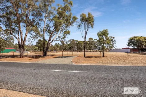 83 Cornella-Toolleen Rd, Toolleen, VIC 3551