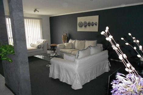 Property photo of 6 Longhurst Crescent Hillside VIC 3037