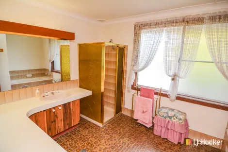 Property photo of 11 Curtin Place Lithgow NSW 2790