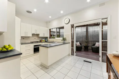Property photo of 15 Strathaird Close Diamond Creek VIC 3089