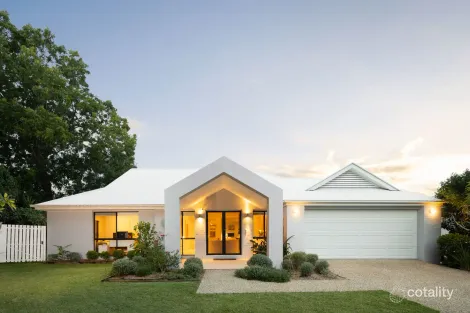 Property photo of 15 Cromwell Close Brookfield QLD 4069