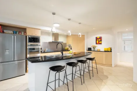 Property photo of 15 Cromwell Close Brookfield QLD 4069