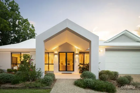 Property photo of 15 Cromwell Close Brookfield QLD 4069