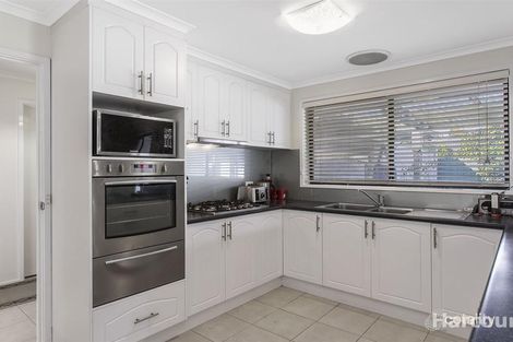 Property photo of 31 Houlder Avenue Junction Village VIC 3977
